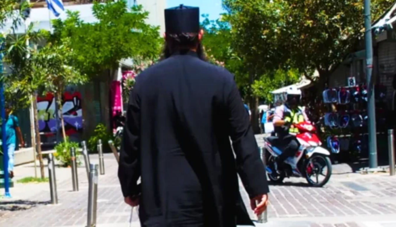 Από μοναχός...έμπορος ναρκωτικών: Συνελήφθη με δύο κιλά κοκαΐνης - Το «διαβολικό» σχέδιο για τη μεταφορά της