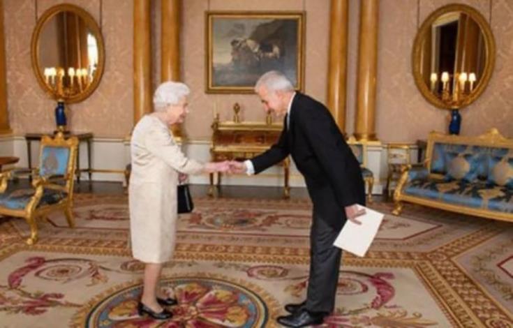Ο νέος Ύπατος Αρμοστής της Κύπρου στο ΗΒ ενημέρωσε τη Βασίλισσα Ελισάβετ για το Κυπριακό