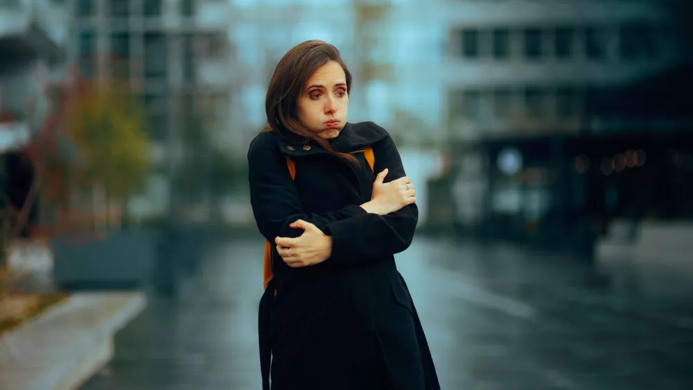 Γιατί όλοι «κολλάνε» κάτι το χειμώνα; Πόσο μπορεί να μας αρρωστήσει το κρύο