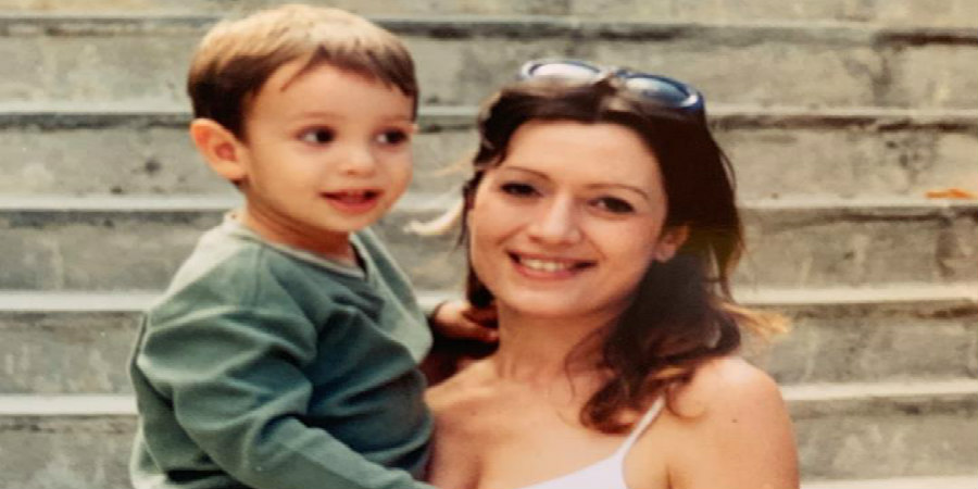 Οι τρυφερές ευχές της Χαραλαμπίδου στον κούκλο γιο της που έκλεισε 21 - ΦΩΤΟΓΡΑΦΙΕΣ