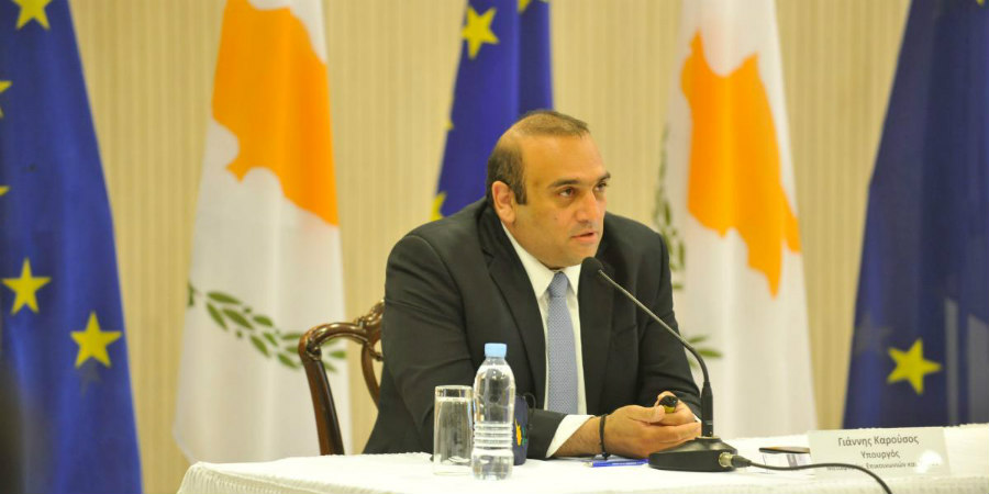 Καρούσος για Συμφωνία Αεροδρομίων: «Είναι η επιτυχία του αιώνα ή παραπλάνηση του αιώνα;»