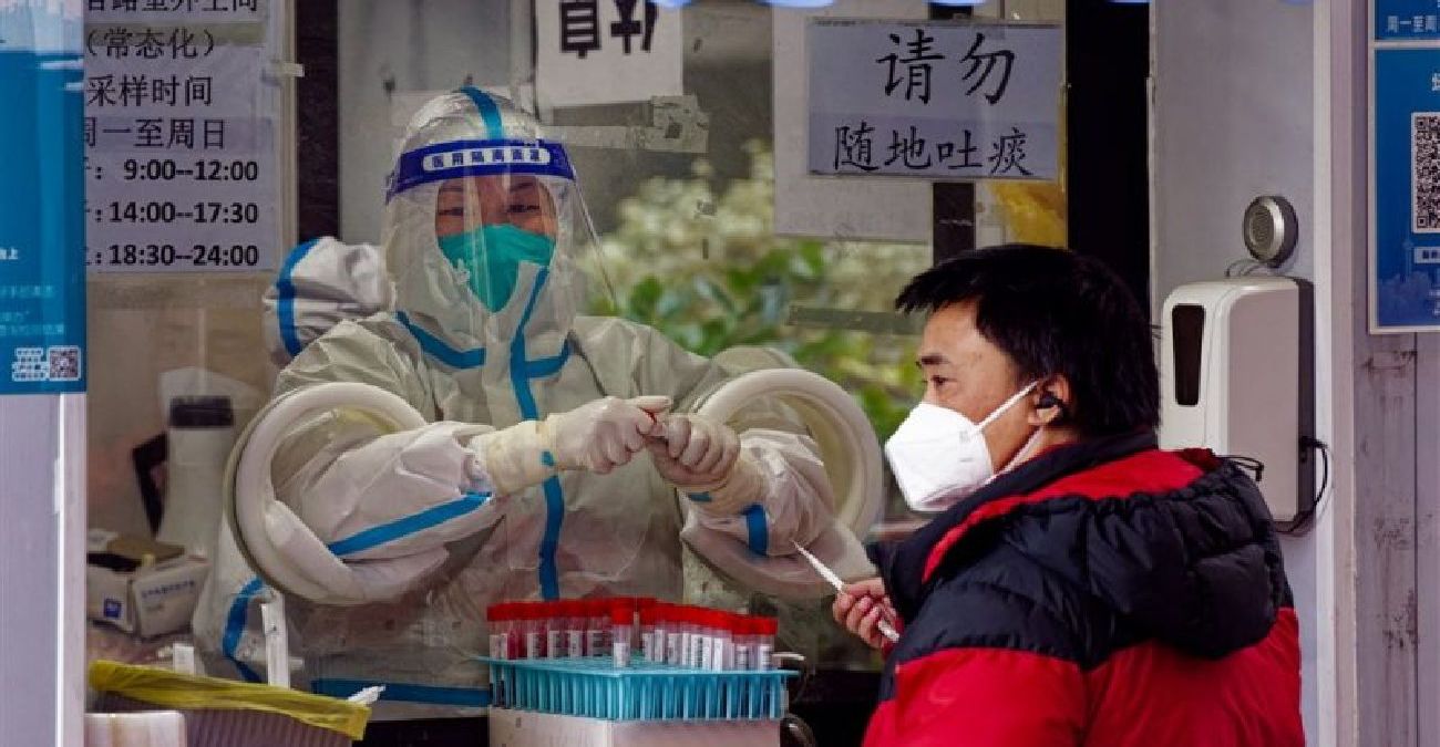 ΕΕ: Ισχυρή σύσταση για αρνητικό τεστ 48 ωρών και μάσκα στους ταξιδιώτες από Κίνα