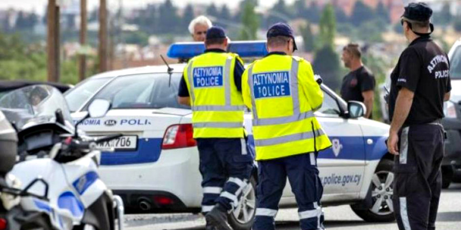 ΚΥΠΡΟΣ: Καταγγελίες ότι σε ελέγχους αστυνομικοί ζητούν από πολίτες rapid test –Πώς απαντά η Αστυνομία