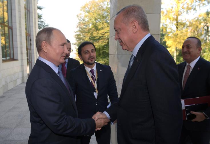 Εποικοδομητικές διαπραγματέυσεις περιμένουν Πούτιν και Ερντογάν στο Σότσι