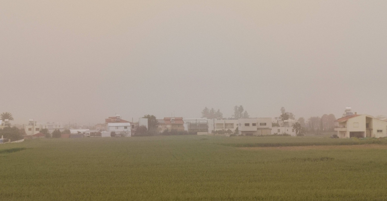 «Πνίγηκε» η Κύπρος στη σκόνη: Οι φωτογραφίες που αποτυπώνουν την κατάσταση