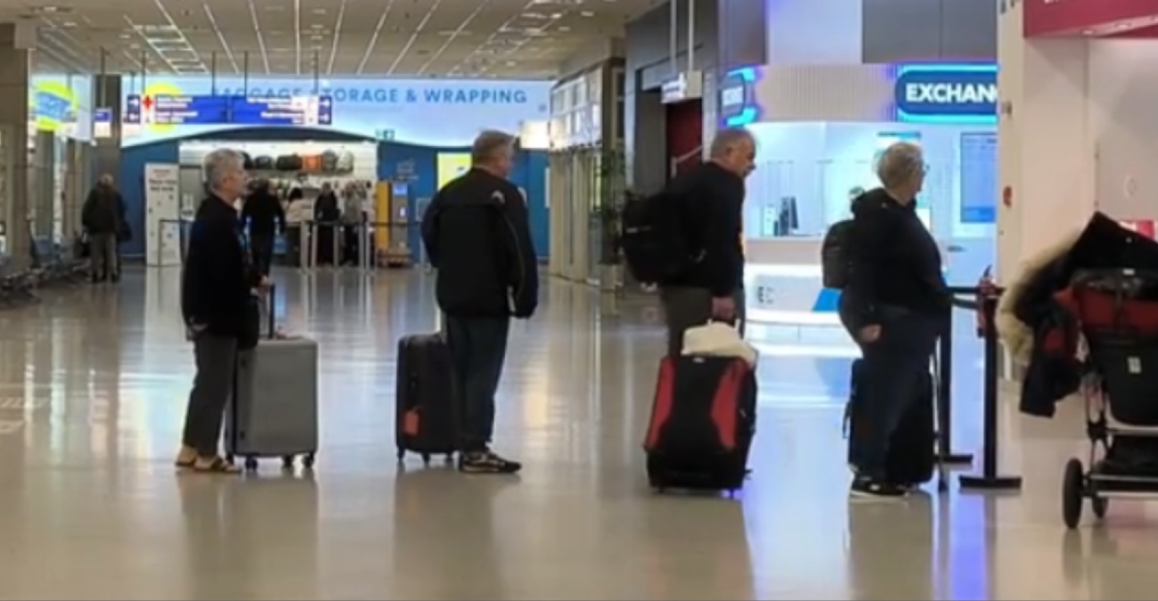 Κύπρος: Οι μισοί επιβάτες της πτήσης που επέστρεψε στην Αθήνα από την Λάρνακα, επέλεξαν να μην φύγουν ξανά