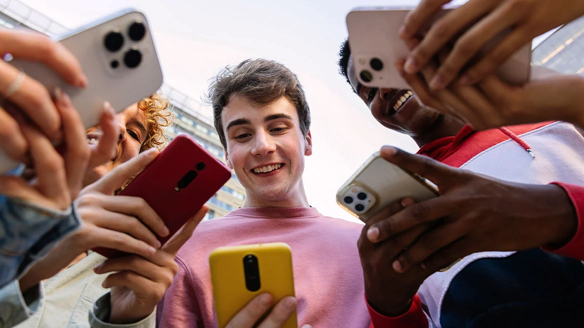 Σε ισχύ από σήμερα η απαγόρευση πρόσβασης στα social media για παιδιά κάτω των 16 στην Αυστραλία - Η πρώτη χώρα που το εφαρμόζει παγκοσμίως