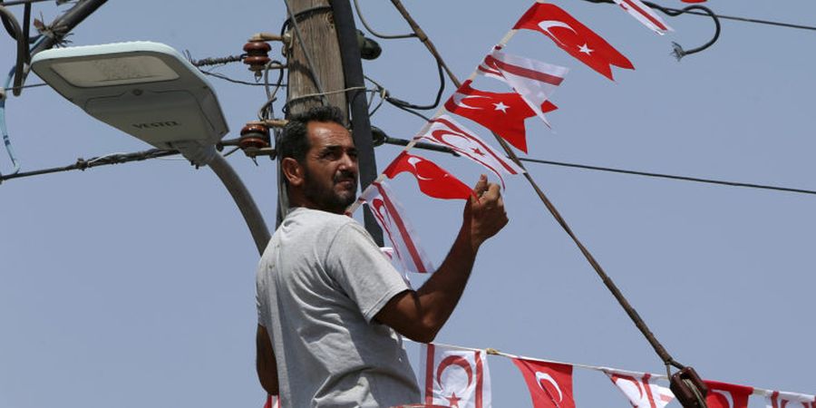 Έτοιμος δηλώνει ο Τατάρ να σχηματίσει «κυβέρνηση» στα κατεχόμενα