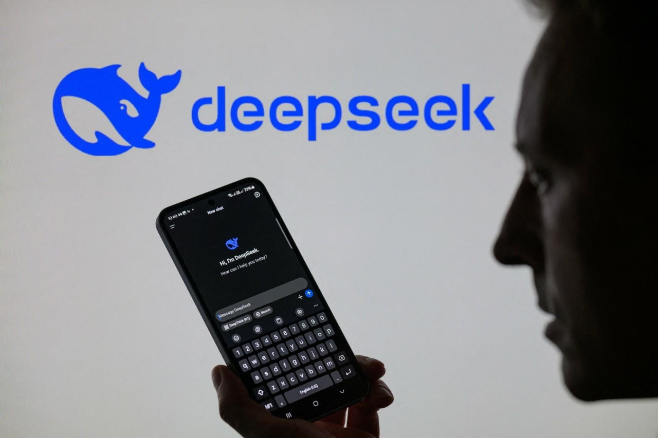 DeepSeek: Τι είναι και γιατί αλλάζει τα δεδομένα του κλάδου της τεχνητής νοημοσύνης