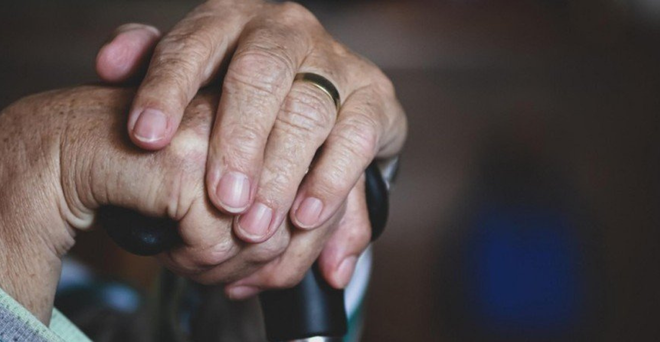 «Έφαγε πόρτα» 92χρονος ψηφοφόρος - Πήγε με πορτοκαλί ταυτότητα