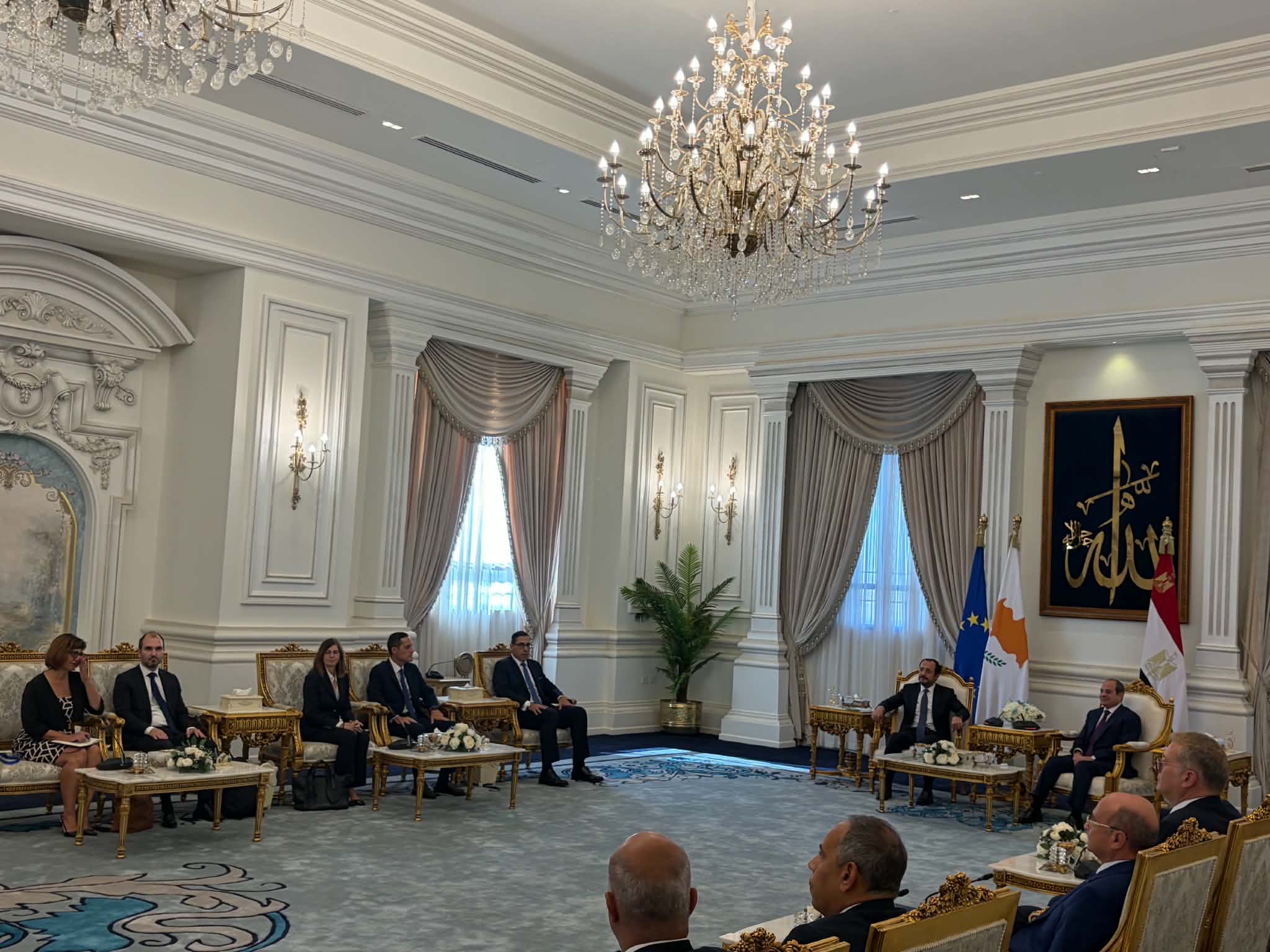 Στο Ελ Αλαμέιν ο ΠτΔ: Διμερής συνάντηση με Σίσι – Δείτε φωτογραφίες