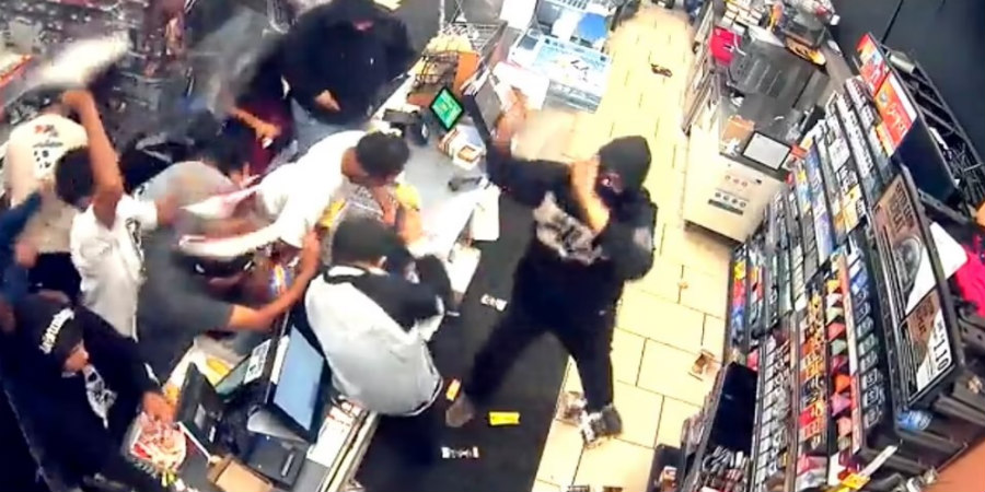 Απίστευτες σκηνές στο Λος Άντζελες - Μπούκαραν σε μίνι μάρκετ κλέβοντας και καταστρέφοντας τα πάντα - Δείτε βίντεο