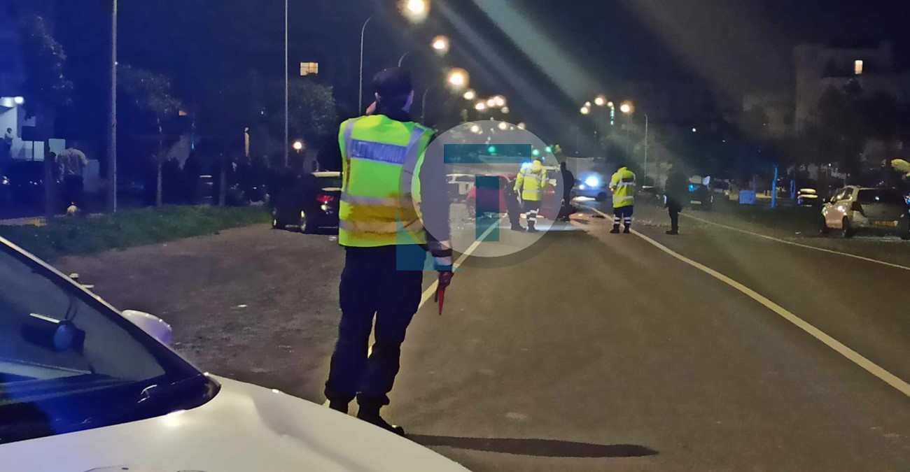 Σοβαρό τροχαίο στην Λάρνακα - Τραυματίστηκε μοτοσικλετιστής και μεταφέρθηκε στο νοσοκομείο - Δείτε φωτογραφίες