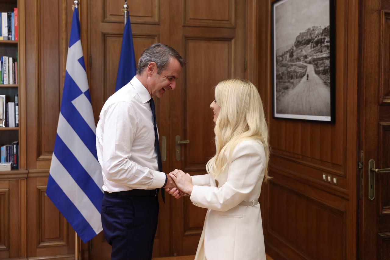 Στο τραπέζι Κυπριακό και ηλεκτρική διασύνδεση – Τα μηνύματα από τη συνάντηση Αννίτας με Μητσοτάκη