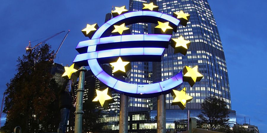 Η ΕΚΤ ανησυχεί για τις επιπτώσεις στις τράπεζες από τα χαμηλά επιτόκια