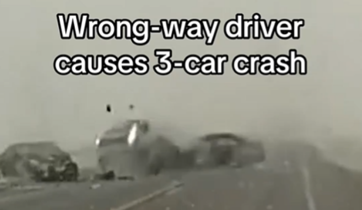 VIDEO: Οδηγός αγνόησε τους αστυνομικούς, μπήκε στο αντίθετο ρεύμα και έπεσε πάνω σε δύο αυτοκίνητα