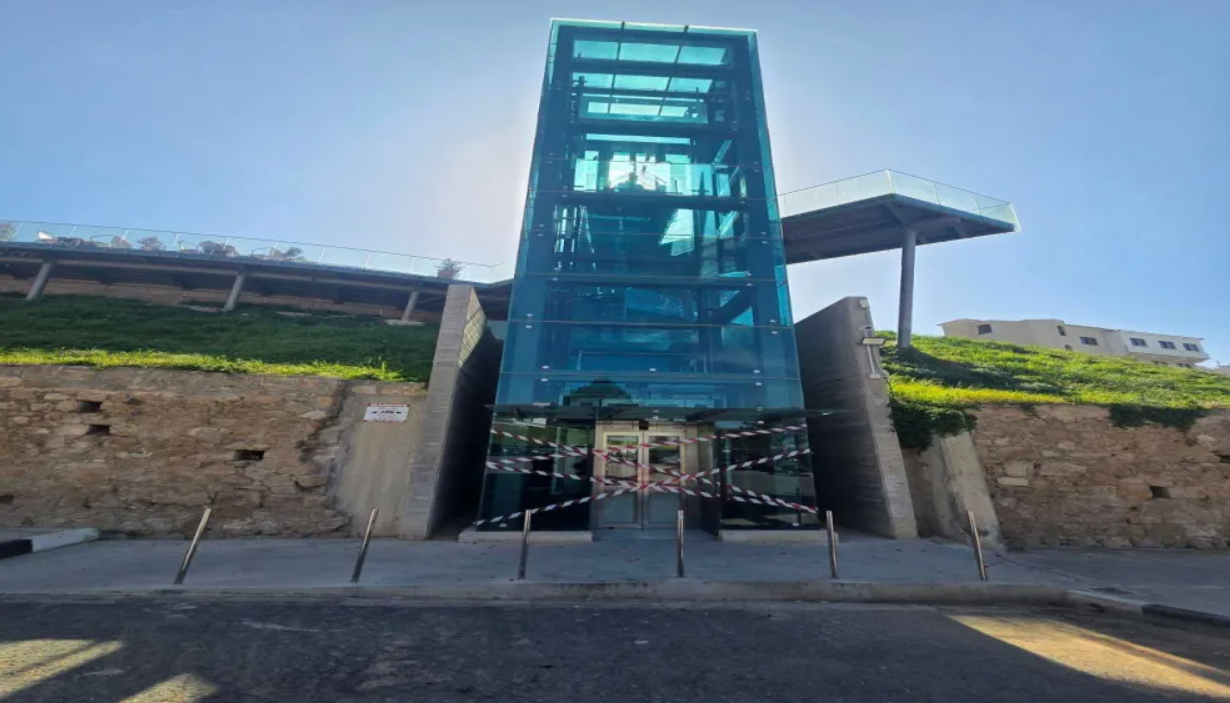 Εκτός λειτουργίας ο ανελκυστήρας σε Δημοτική Αγορά - Βανδάλισαν τον εσωτερικό θάλαμο