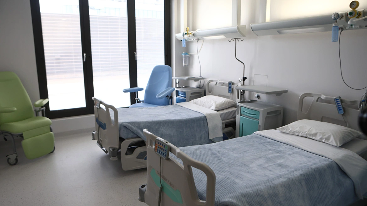 Για 40 λεπτά οι γιατροί έδιναν μάχη να επαναφέρουν τον 3χρονο που έπεσε από μάντρα - Πώς έγινε η τραγωδία στην Αχαΐα