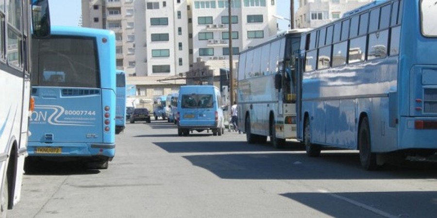 ΛΑΡΝΑΚΑ: Τρύπησαν λάστιχα λεωφορείων - 'Δεν κάνει η εταιρεία την απεργία' – VIDEO