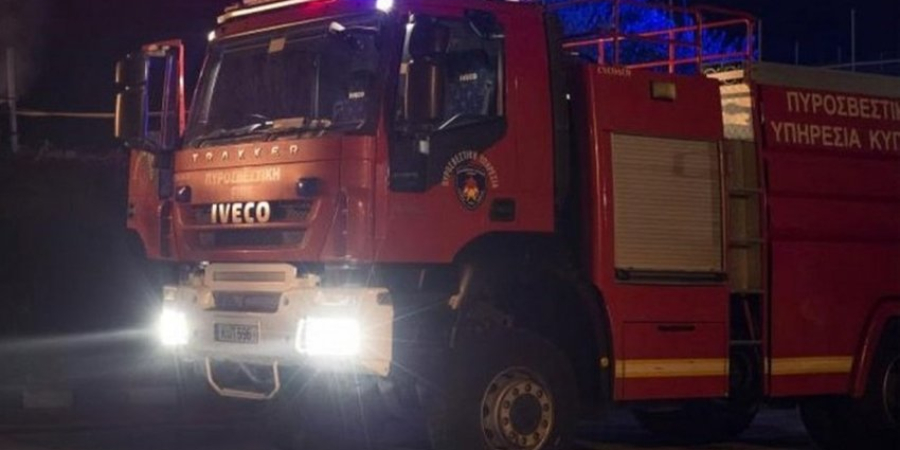 Υπό πλήρη έλεγχο δασική πυρκαγιά σε περιοχή της κοινότητας Κάτω Πλατρών - Τρια πυροσβεστικά στη μάχη