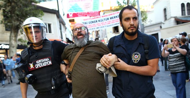 ΤΟΥΡΚΙΑ: Νέες συλλήψεις στρατιωτικών για σχέσεις με Γκιουλέν