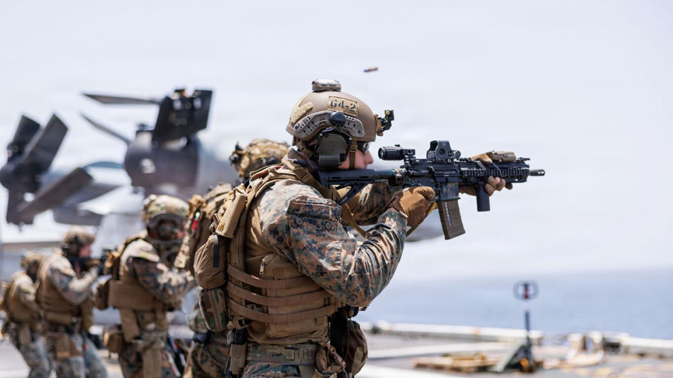 Νέο σενάριο από το Reuters για τις προθέσεις του Τραμπ: Εξετάζει την απόσυρση μέρους των αμερικανικών στρατευμάτων από την Ευρώπη