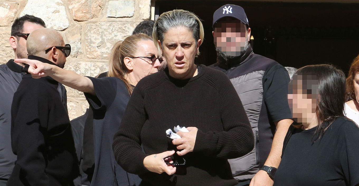 Μαρία Μαζωνάκη: Η ανάρτηση με μαύρο φόντο και τραγούδι της Ματούλας Ζαμάνη: «Πάρε και την καρδιά μου»