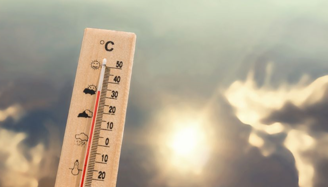 Θα μας «κάψει» ο καιρός: Δυο κίτρινες προειδοποιήσεις για ακραία μέγιστη θερμοκρασία - Πότε μπαίνουν σε ισχύ 