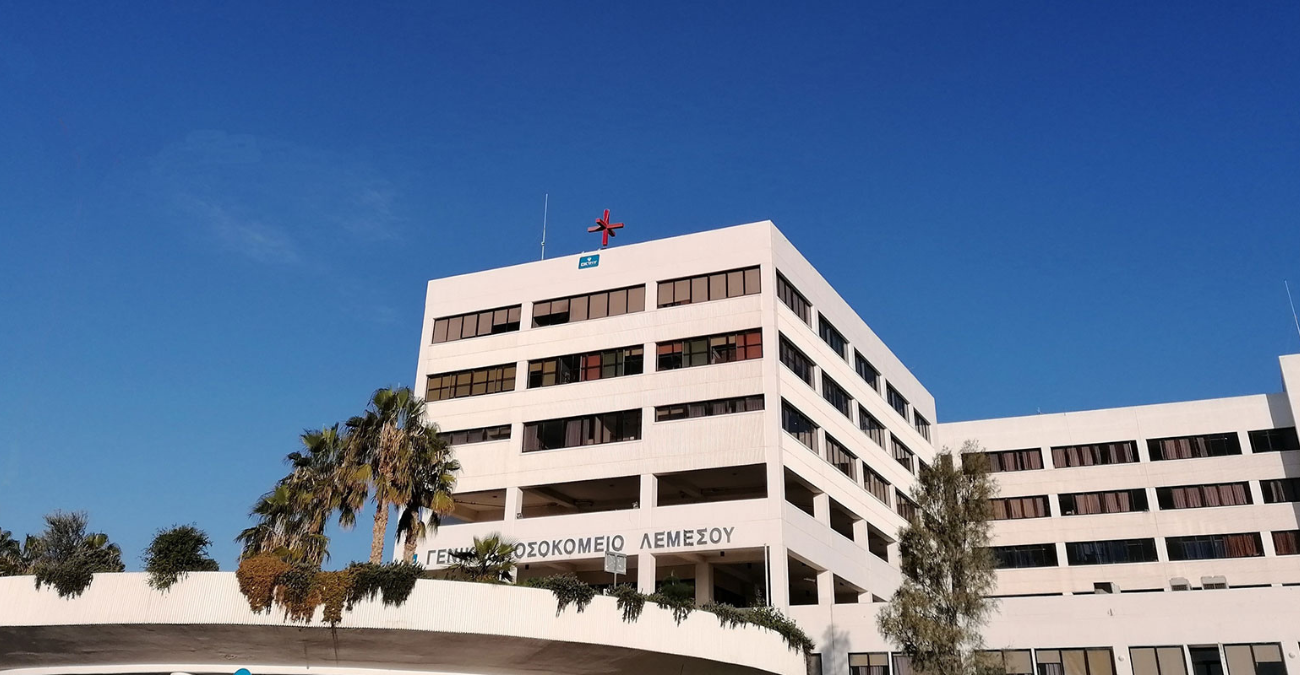 Δύσκολες ώρες για Πρόεδρο κόμματος - Κρίσιμα στο Νοσοκομείο η σύζυγος του 