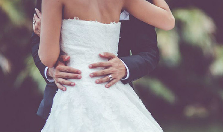 Πήγε ντυμένη νυφούλα στον γάμο του πρώην της- Ακολούθησαν σκηνές απείρου κάλλους