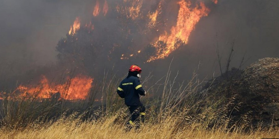 Ξέσπασε εκ νέου πυρκαγιά στο Πουρνάρα - Σε κινητοποίηση Πυροσβεστική και Αστυνομία