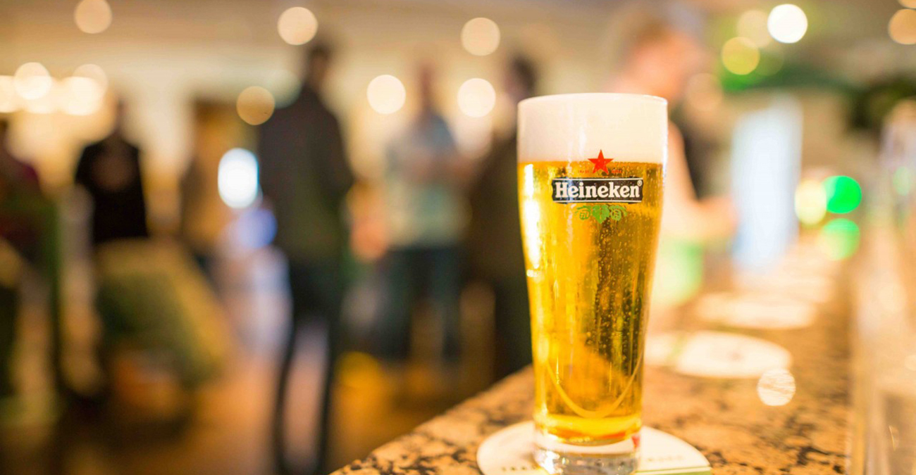Πώς η Heineken διαφέρει από τις άλλες μπύρες - Τι σημαίνει το κόκκινο αστέρι στο λογότυπό της