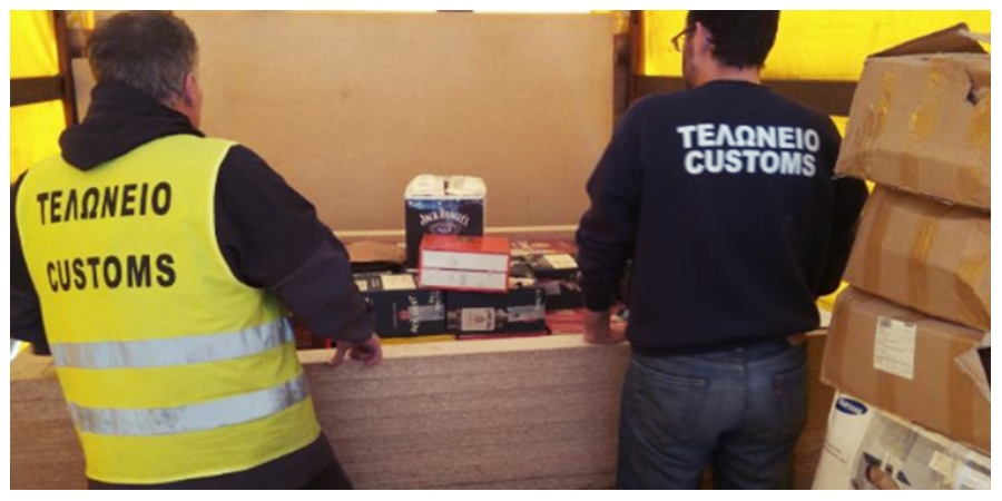 Κατασχέθηκαν χιλιάδες προφυλακτικά «μαϊμού» – Έφοδος σε κατάστημα και αποθήκη εταιρείας - Δείτε φωτογραφίες 