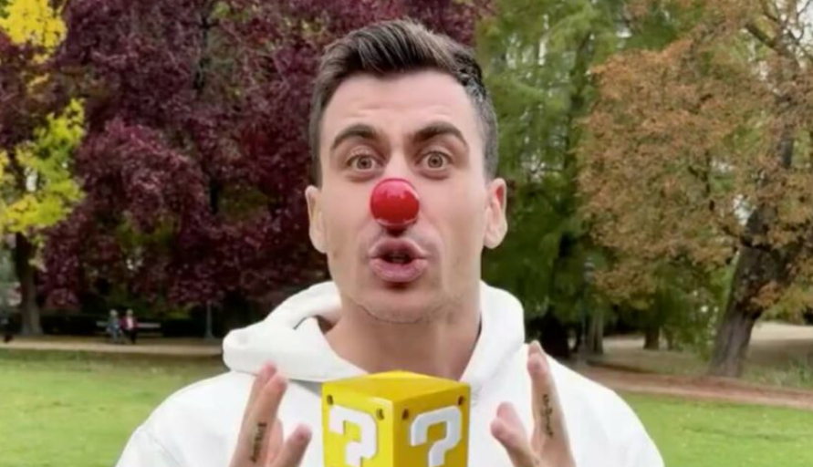 VIDEO: Απάντα ο Φειδίας - Γιατί ανακοίνωσε το κόμμα του φορώντας μύτη κλόουν