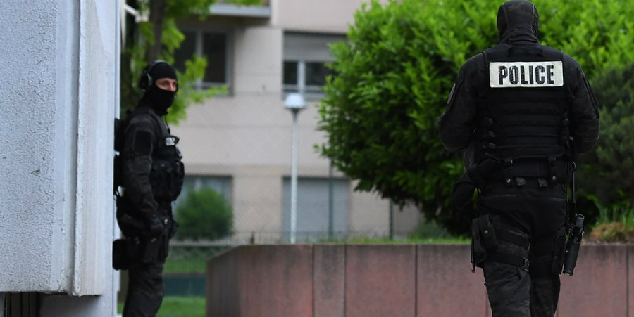 Επίθεση με μαχαίρι στο Παρίσι με δύο νεκρούς - «Ο Αλλάχ είναι μεγάλος»