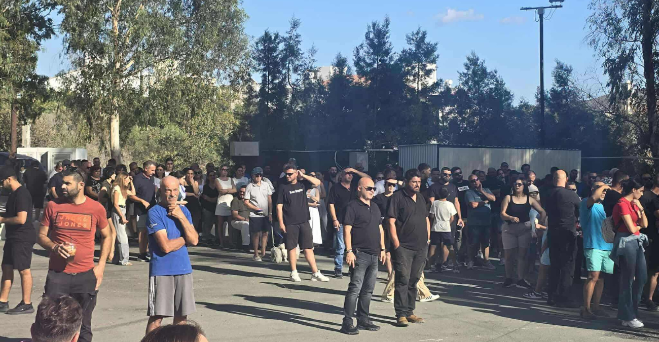 Διαμαρτυρία στη Μονή: Γιατί οι κάτοικοι λένε «όχι» στη Δομή Εφηβικής Προστασίας; Δείτε φωτογραφίες