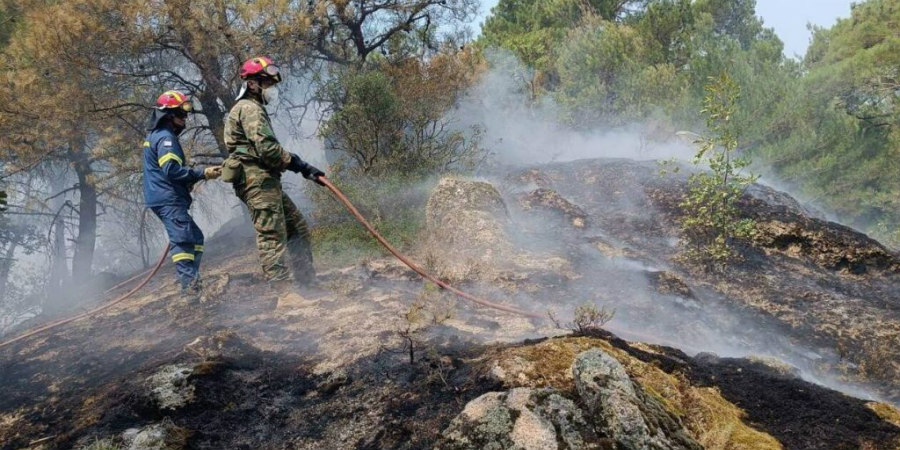 Φωτιά στην Ελλάδα: Τρίτη ημέρα μάχης με τις φλόγες - Ποια σημεία έχουν ελεγχθεί