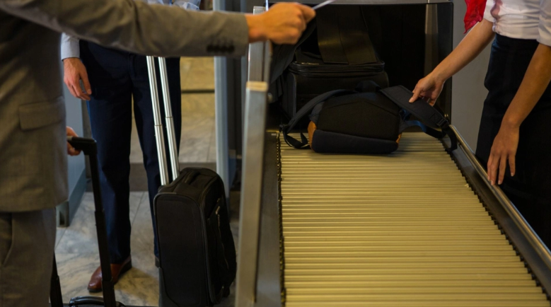 Από κέρατα μέχρι... ζωντανά ψάρια: Τα 10 πιο παράξενα αντικείμενα που επιτρέπεται να περάσουν από τον έλεγχο ασφαλείας στα αεροδρόμια