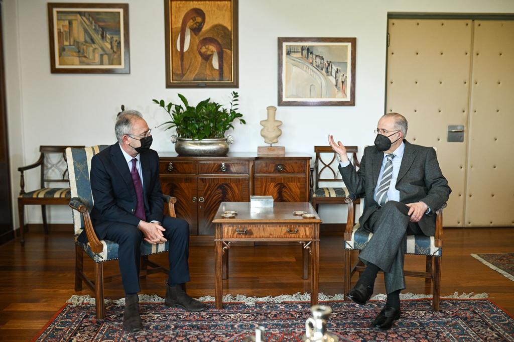 Συνάντηση Αβέρωφ με Κασουλίδη -  Στο επίκεντρο ο πόλεμος στην Ουκρανία και οι επιπτώσεις του στην Κύπρο