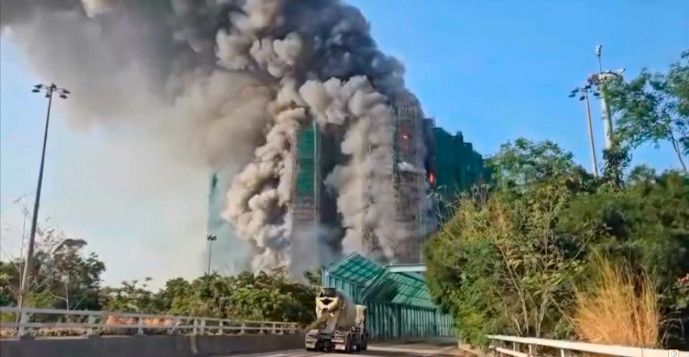 BINTEO: Μεγάλη φωτιά σε ουρανοξύστες με 2.000 διαμερίσματα στο Χονγκ Κονγκ - Αναφορές για πολλούς εγκλωβισμένους