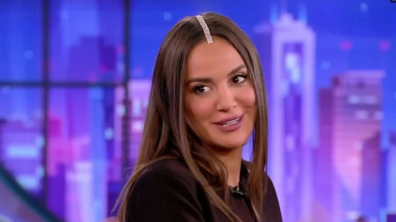 Ρία Ελληνίδου: Το σεξιστικό σύνθημα σε εμφάνιση της τραγουδίστριας - «Άμα πάρω την παντόφλα, ξέρετε τι θα κάνω;»