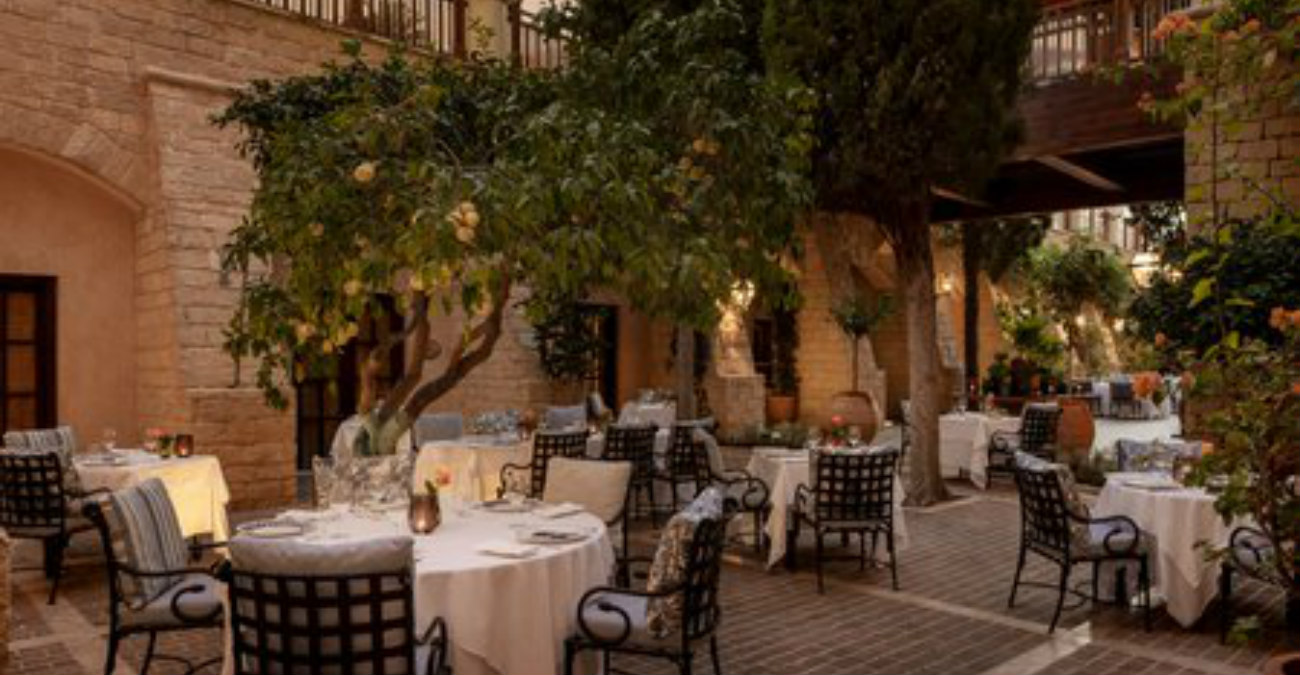 Burger Nights με ζουμερά burgers και καλοκαιρινά cocktails - Ο «μυστικός κήπος» της Λευκωσίας