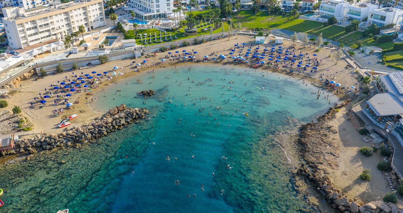 Θες να πας Πρωταρά αλλά σκέφτεσαι την κίνηση; Με τη νέα εφαρμογή θα έχεις live εικόνα από τις παραλίες