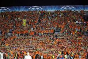 ΠΥΡΑ για κάρτα και κυπριακό ποδόσφαιρο – «Το μεγαλύτερο τσίρκο της Ευρώπης» (PIC)