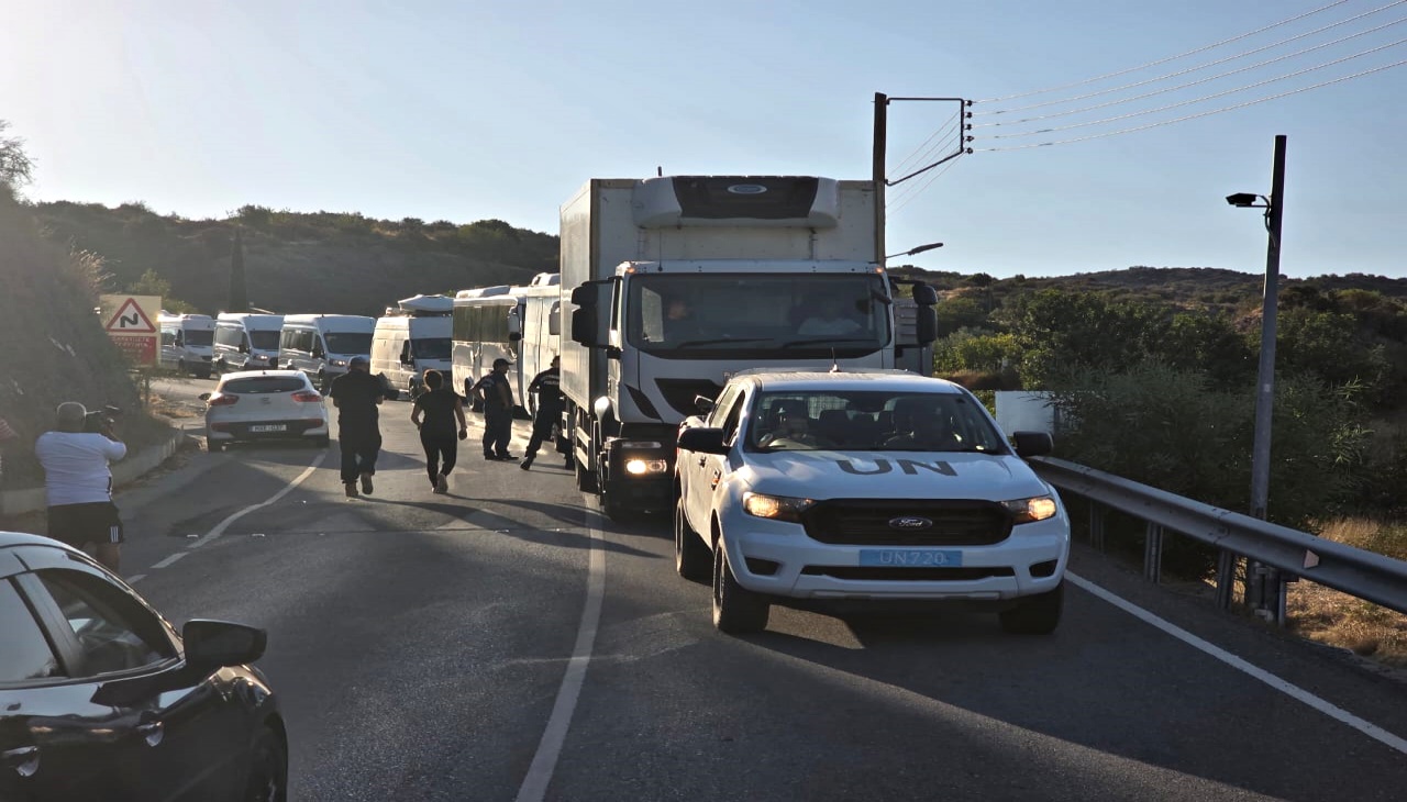 Άρχισε η διέλευση λεωφορείων από κατεχόμενα προς τα Κόκκινα μέσω Λιμνίτη