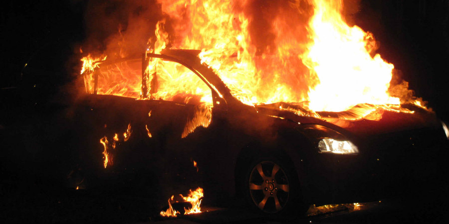 ΛΕΥΚΩΣΙΑ: Πυρκαγιά σε σταθμευμένο αυτοκίνητο – Ξέχασαν μέσα εύφλεκτη ύλη