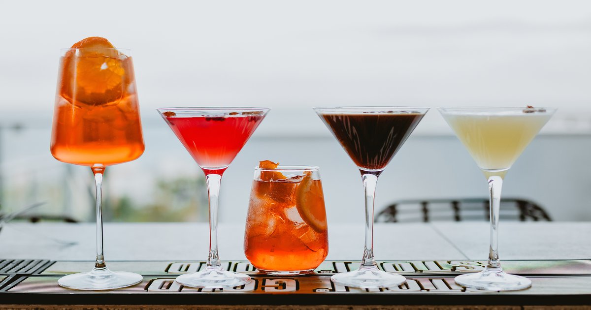 Η επιστροφή αυτού του Roof bar στον Πρωταρά σηματοδοτεί τη νέα σεζόν – Ανανεωμένο μενού και νύχτες με μουσική