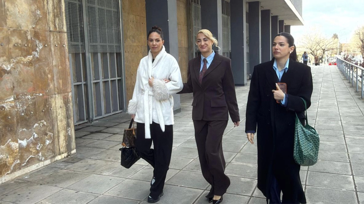 Διεκόπη για την 1η Απριλίου η δίκη για το revenge porn σε βάρος της Τούνη: Προβλήθηκε το βίντεο - Απολογήθηκε ο ένας κατηγορούμενος