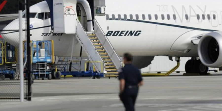 Διάλογοι που σοκάρουν για Boeing 737 MAX: «Σχεδιασμένα από κλόουν, θα έβαζες μέσα την οικογένειά σου;»