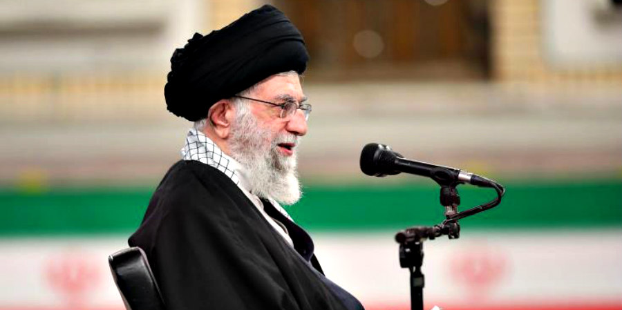Οι ΗΠΑ να άρουν κυρώσεις και η Τεχεράνη θα επιστρέψει στις πυρηνικές δεσμεύσεις της, είπε ο Χαμενεί 